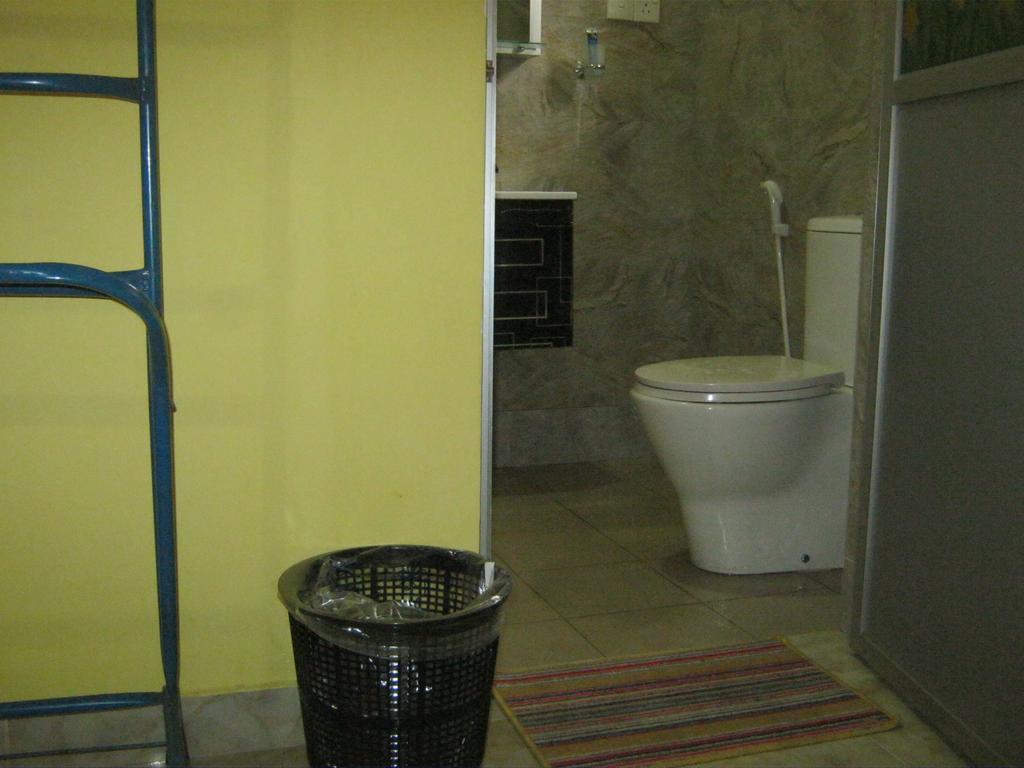 Aurora - Negombo Budget Hostel Chambre photo