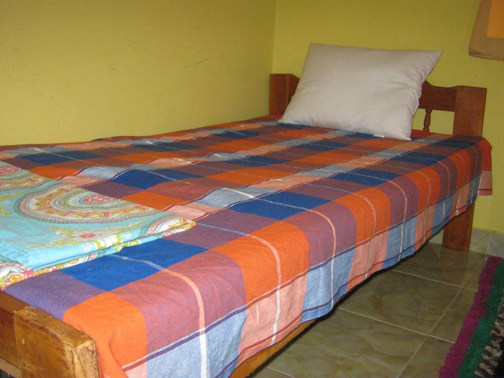 Aurora - Negombo Budget Hostel Chambre photo